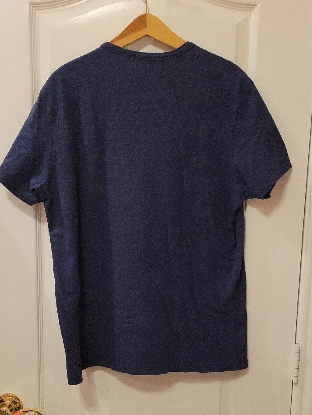 Guess Men's V-Neck Graphic Tee - Navy Blue - Picture 5 of 6